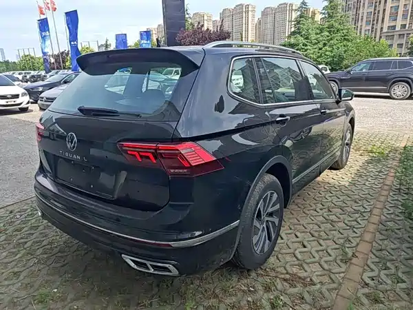 Volkswagen Tiguan L Plug-In Hybrid 2023