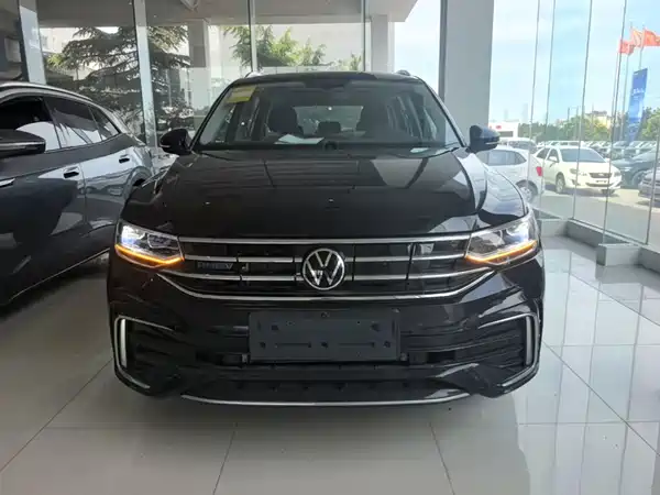 Volkswagen Tiguan L Plug-In Hybrid 2023