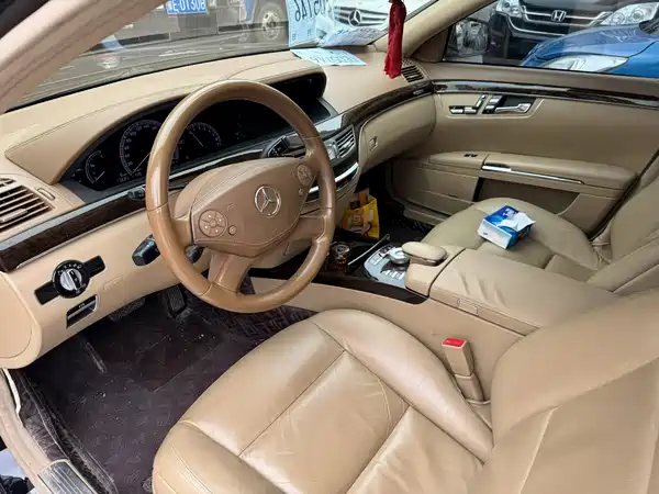 Mercedes-Benz S-Class 2012