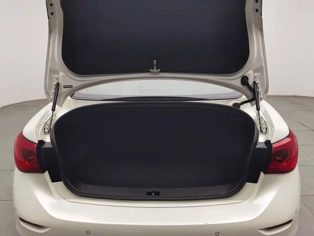 Infiniti Q50L 2017 — фото 16