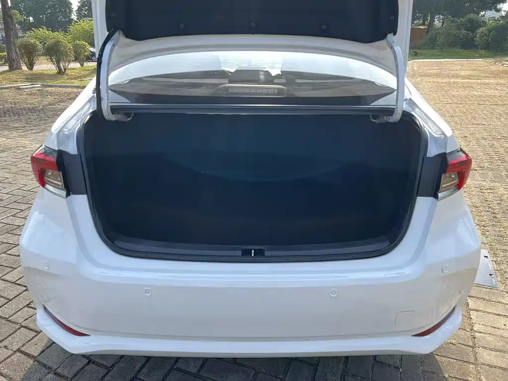 Toyota Corolla 2023 — фото 15
