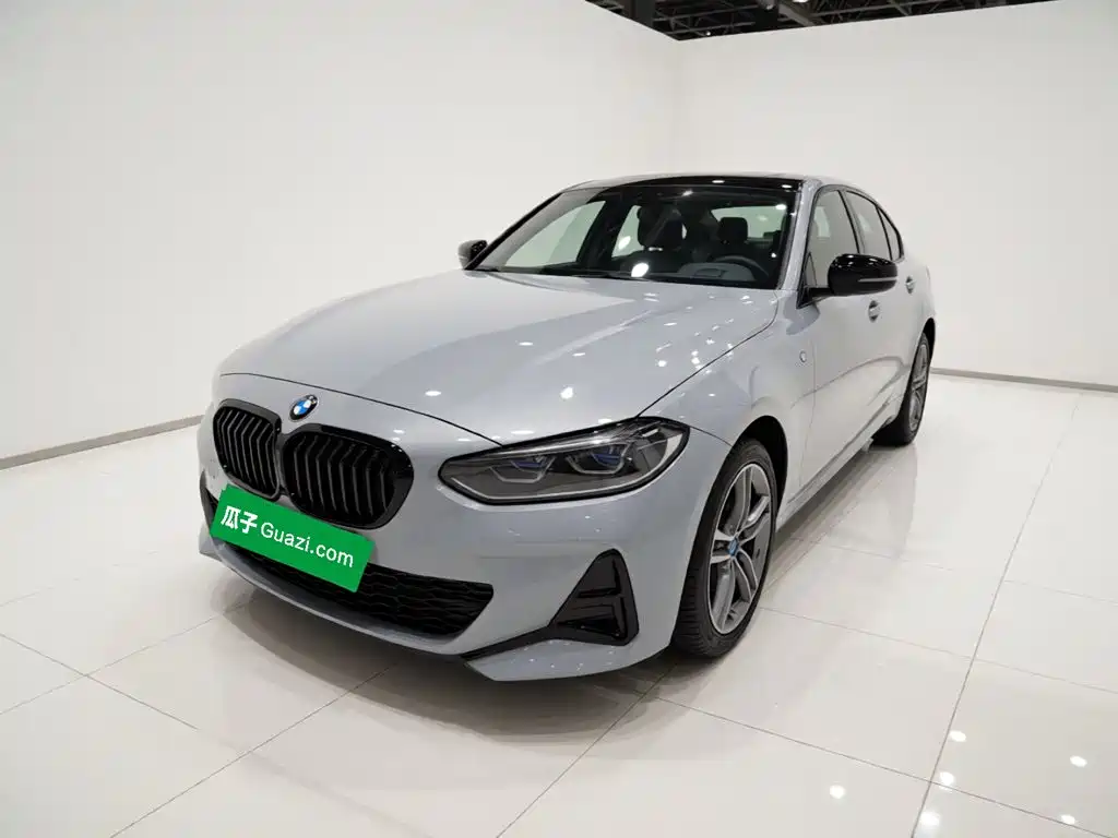 BMW 1 Series 2023 — фото 1