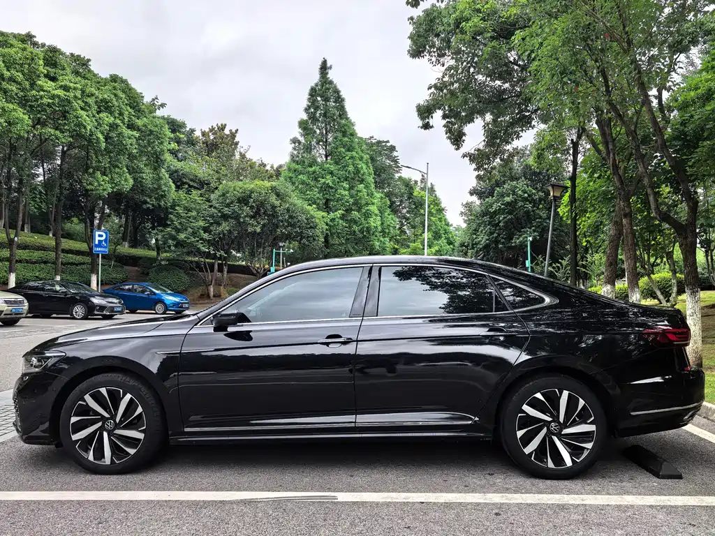 Volkswagen Passat 2022