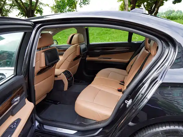 BMW 7 Series 2011