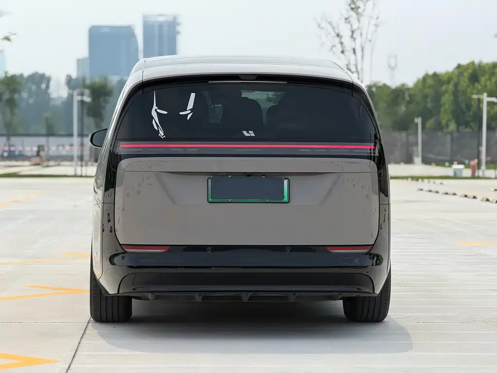 Li Auto Li MEGA 2024