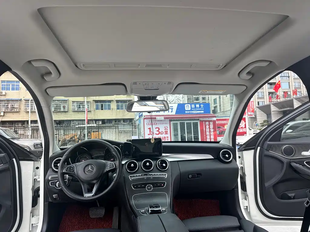 Mercedes-Benz C-Class 2018 — фото 11