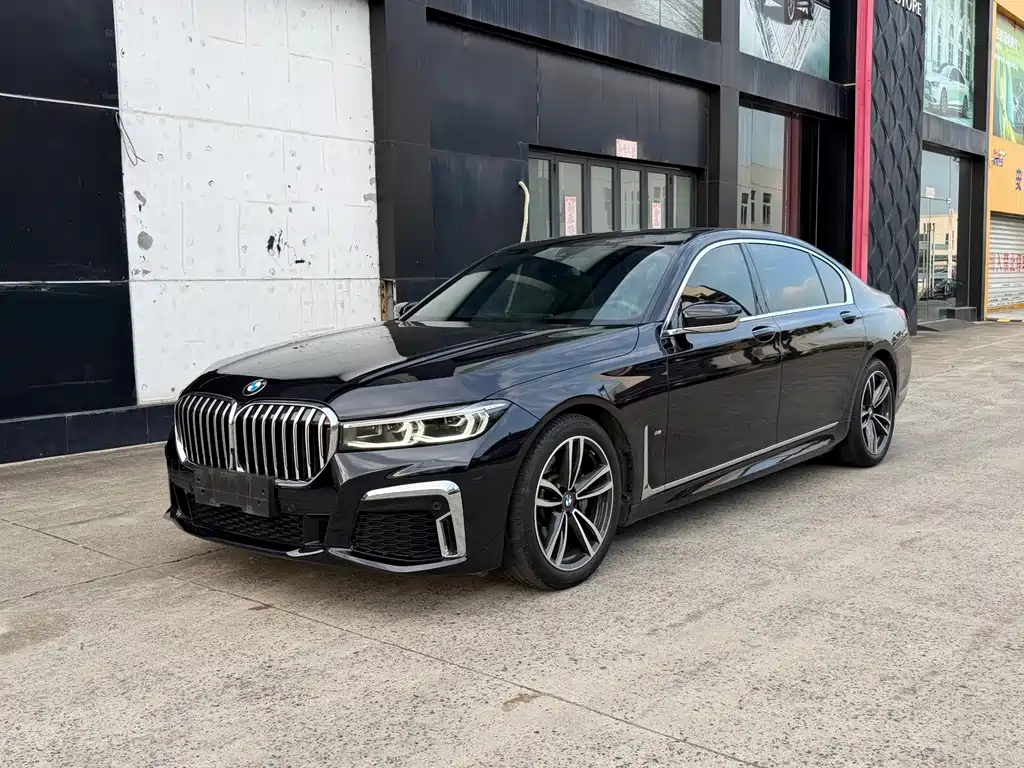 BMW 7 Series 2022 — фото 1