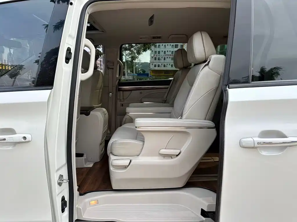 GAC Motor Trumpchi M8 2020 — фото 9