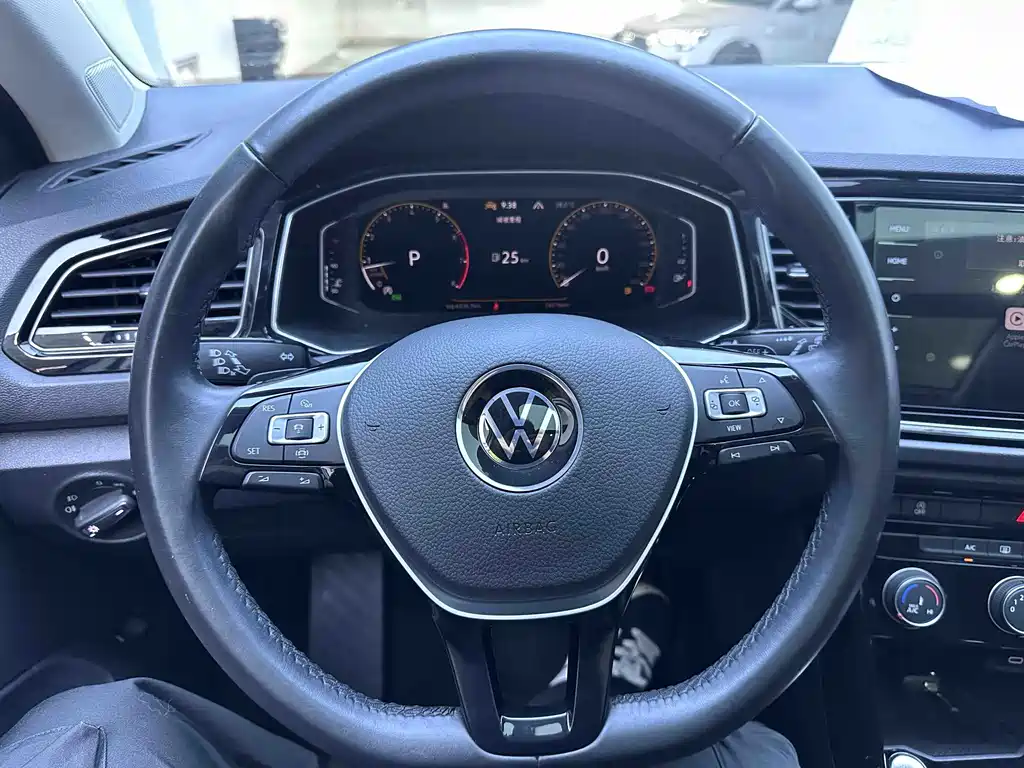 Volkswagen T-Roc 2022 — фото 13