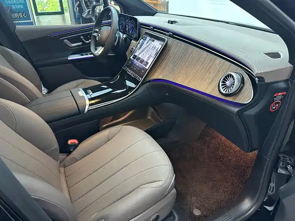 Mercedes-Benz EQE SUV 2025