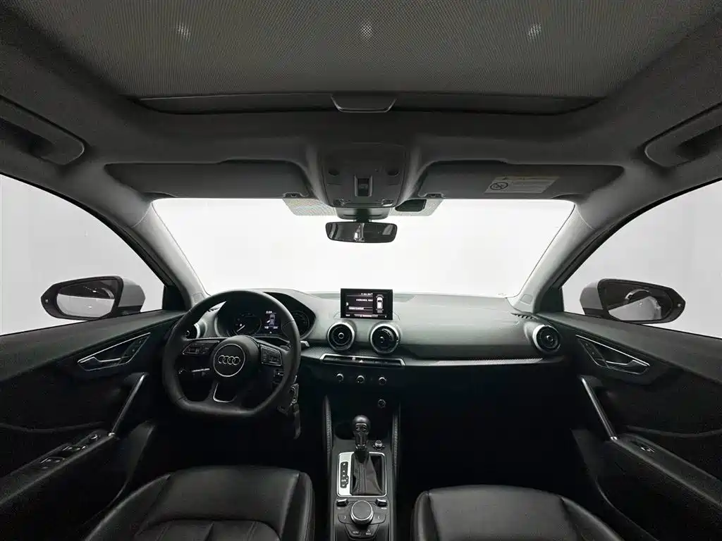 Audi Q2L 2022 — фото 10