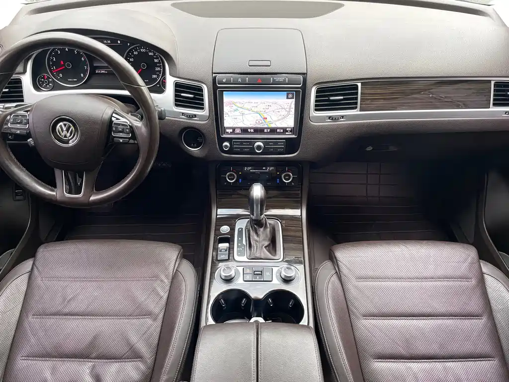 Volkswagen Touareg 2017 — фото 8
