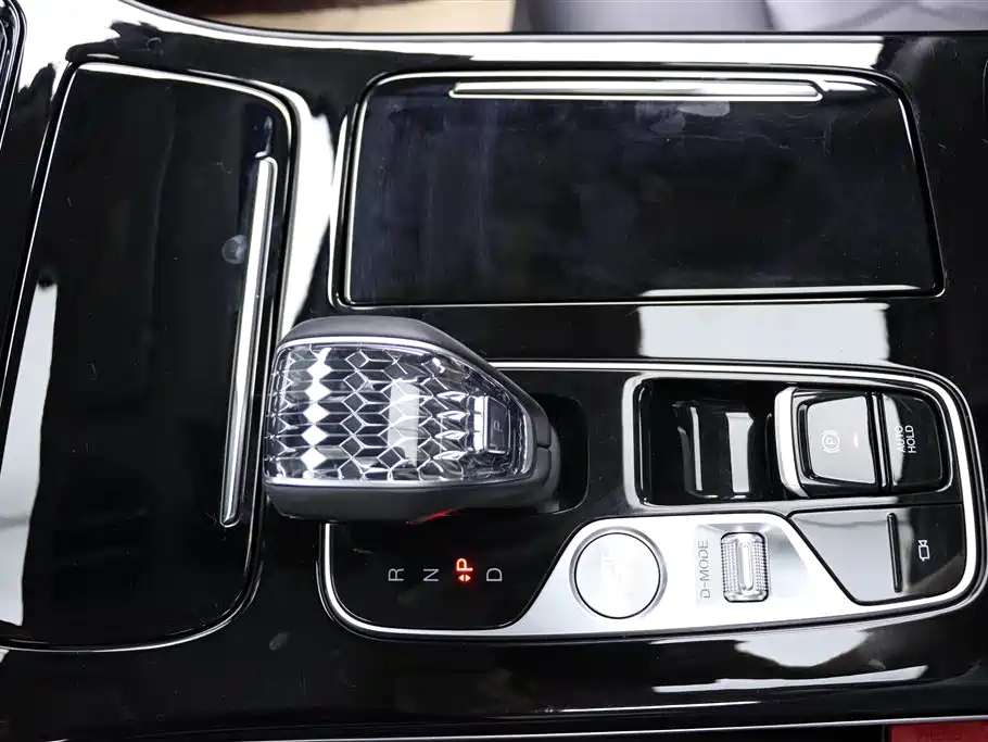GAC Motor Trumpchi M8 2024 — фото 10