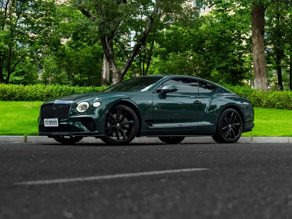 Bentley Continental 2022 — фото 1