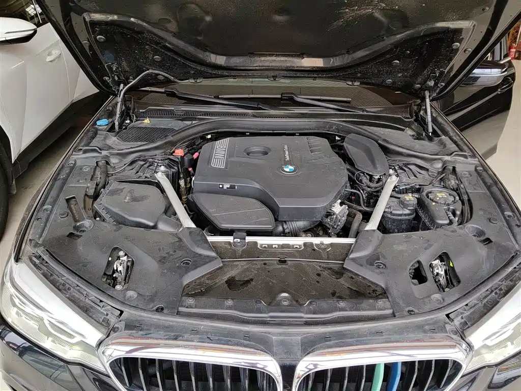 BMW 5 Series 2020 — фото 19
