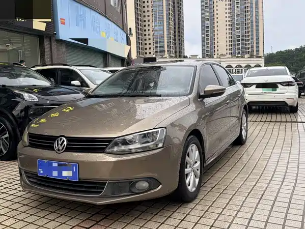 Volkswagen Sagitar 2013
