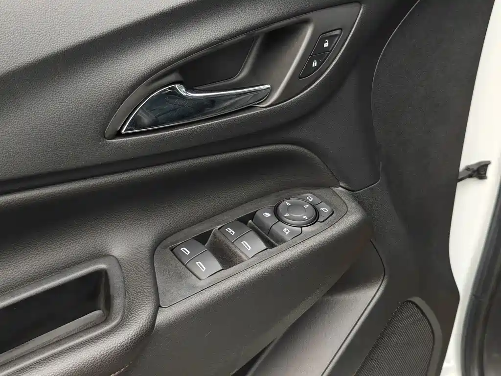 Chevrolet Equinox 2019 — фото 10