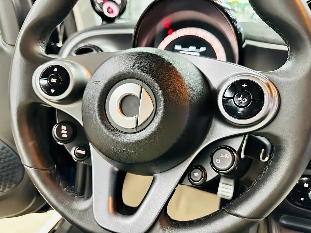 smart Fortwo 2018 — фото 40