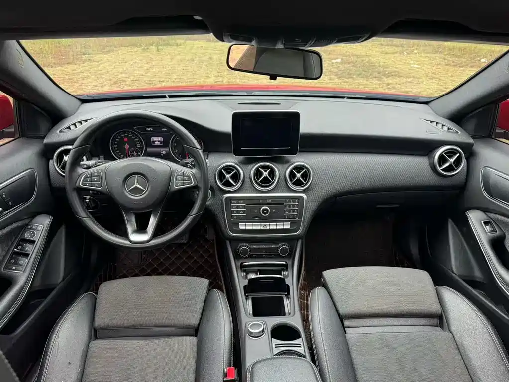 Mercedes-Benz A-Class 2018 — фото 5