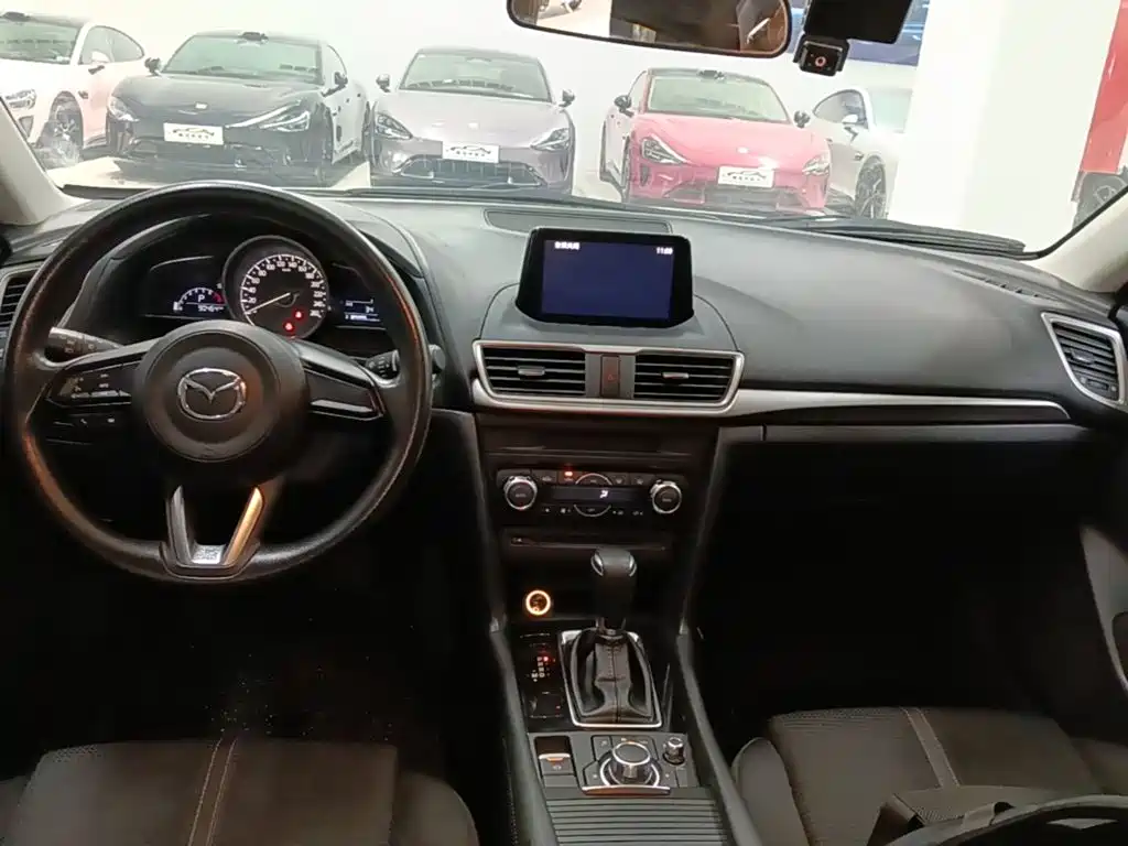 Mazda 3 Axela 2019