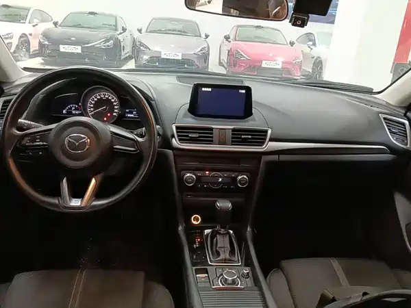 Mazda 3 Axela 2019