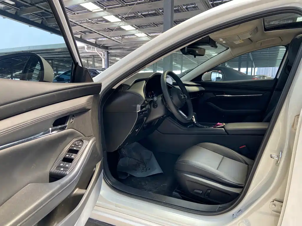 Mazda 3 Axela 2023