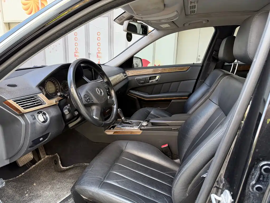 Mercedes-Benz E-Class 2010