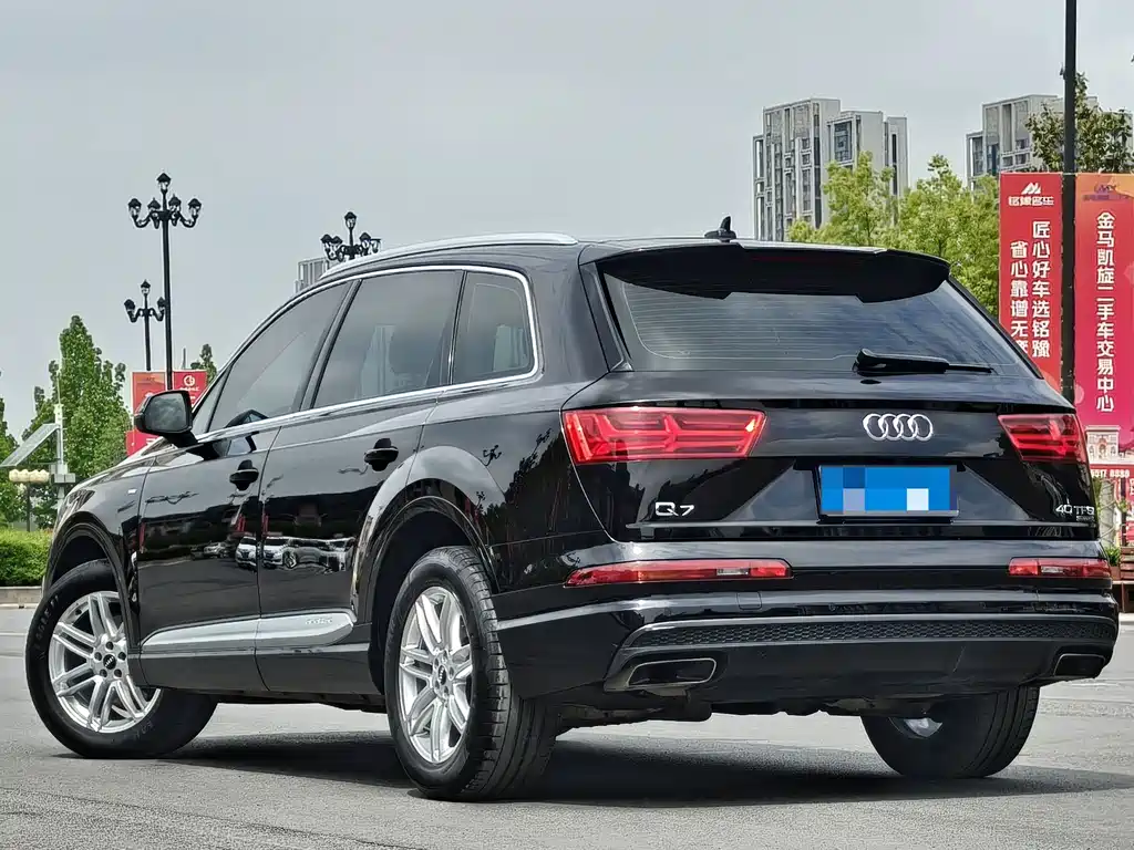 Audi Q7 2018 — фото 22