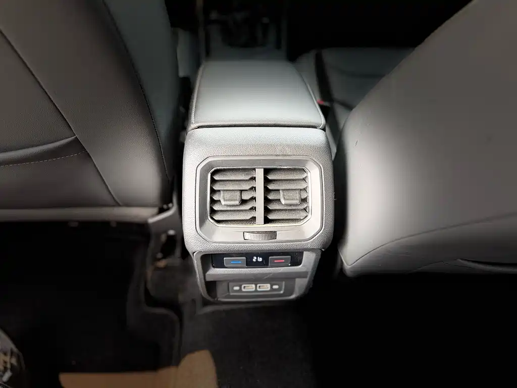 Volkswagen Tiguan L 2021 — фото 21