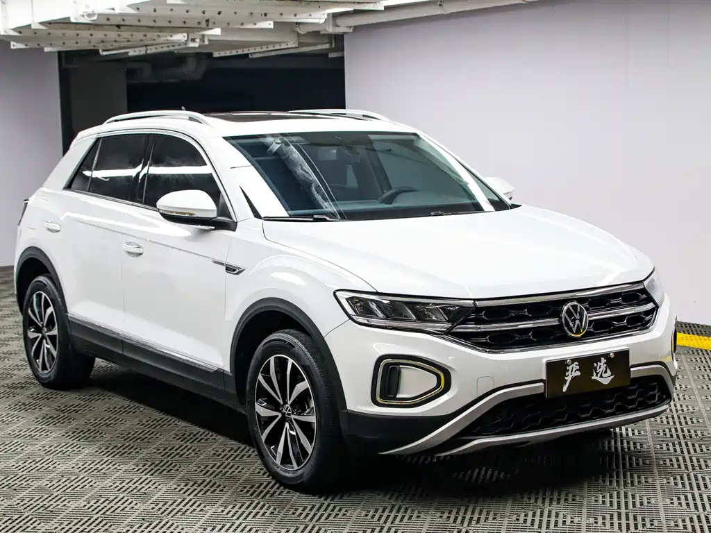 Volkswagen T-Roc 2023 — фото 3