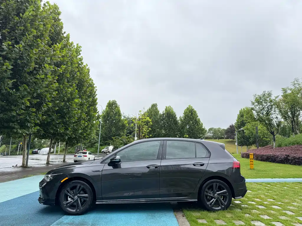 Volkswagen Golf 2023