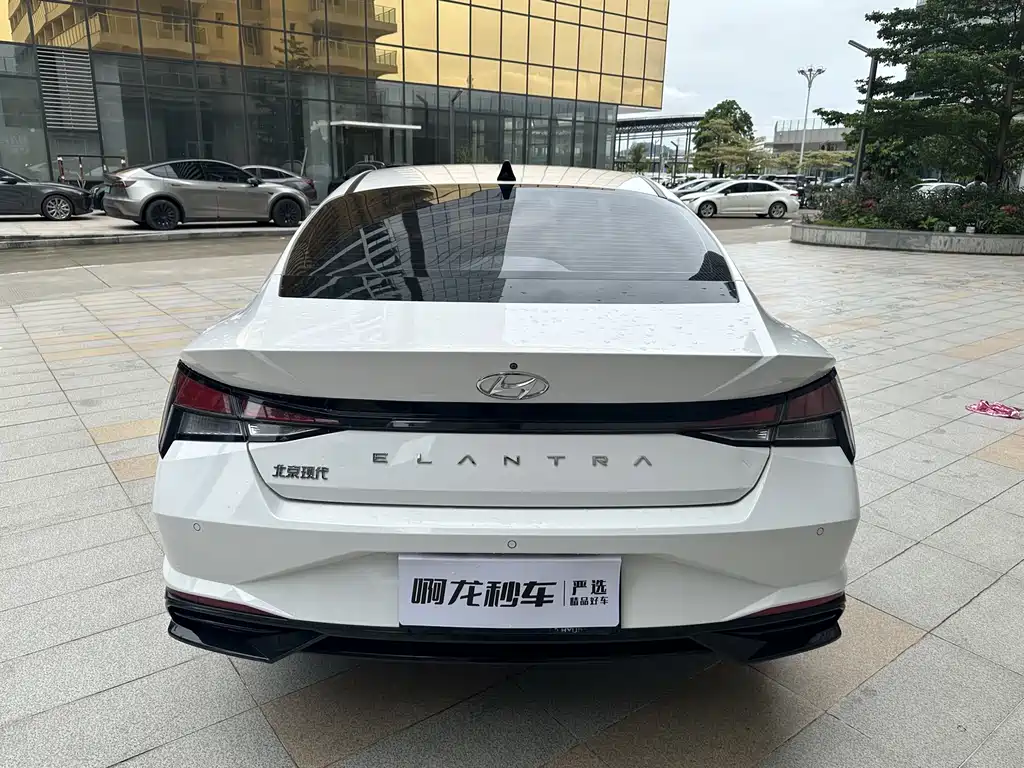 Hyundai Elantra 2023