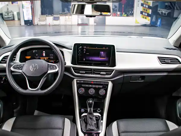 Volkswagen T-Roc 2023