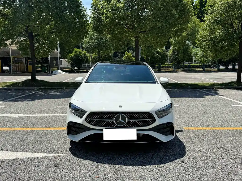 Mercedes-Benz A-Class 2023 — фото 9