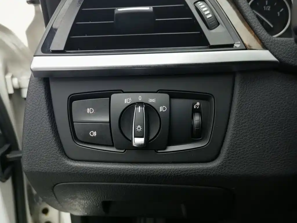 BMW 3 Series 2013 — фото 21