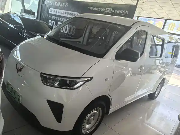 Wuling Yangguang 2025