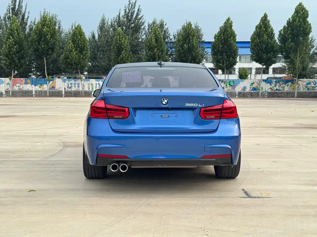 BMW 3 Series 2018 — фото 18