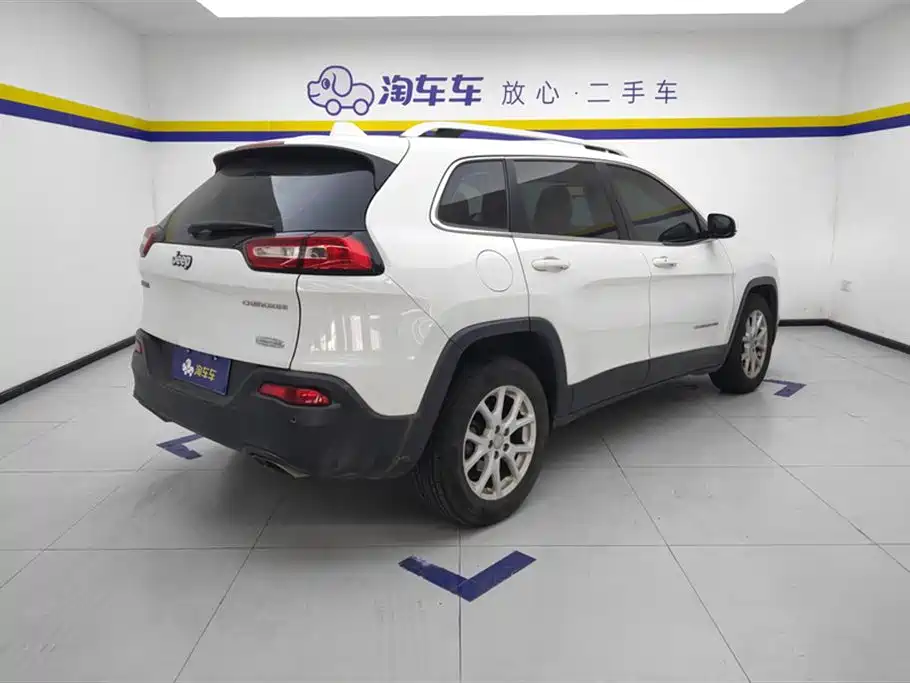 Jeep Cherokee 2016 — фото 3