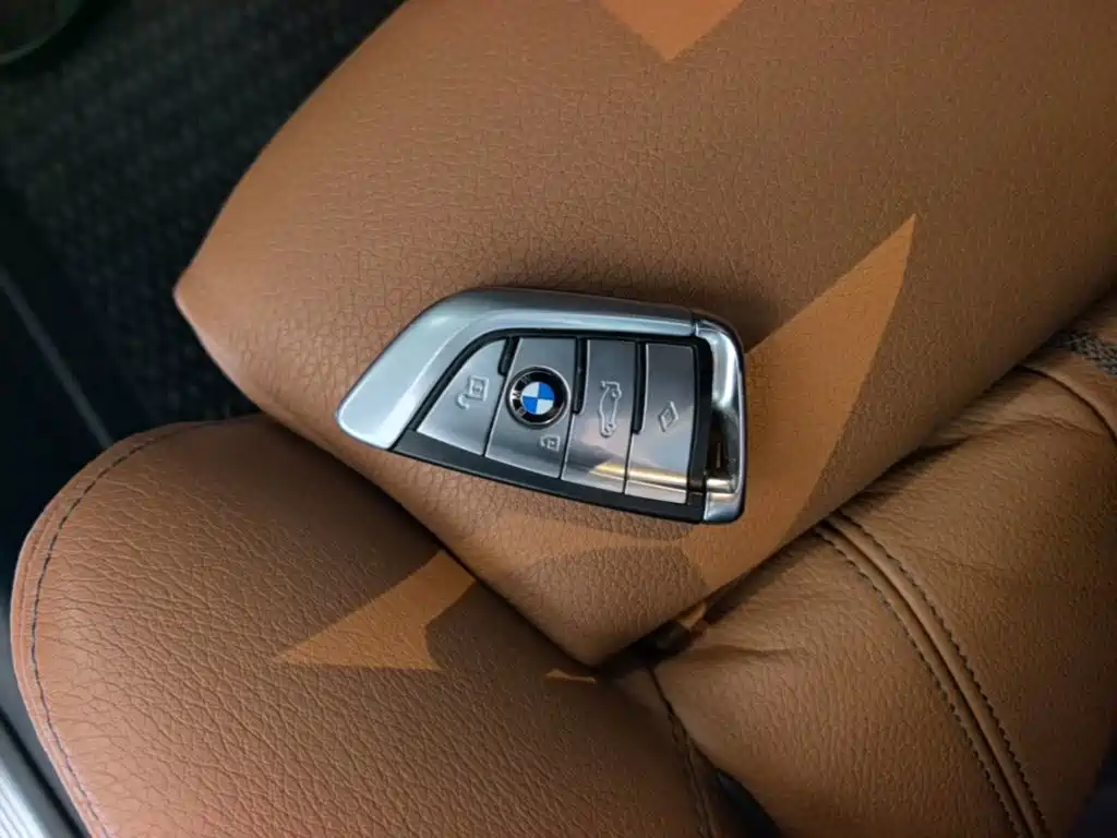 BMW 5 Series 2018 — фото 9