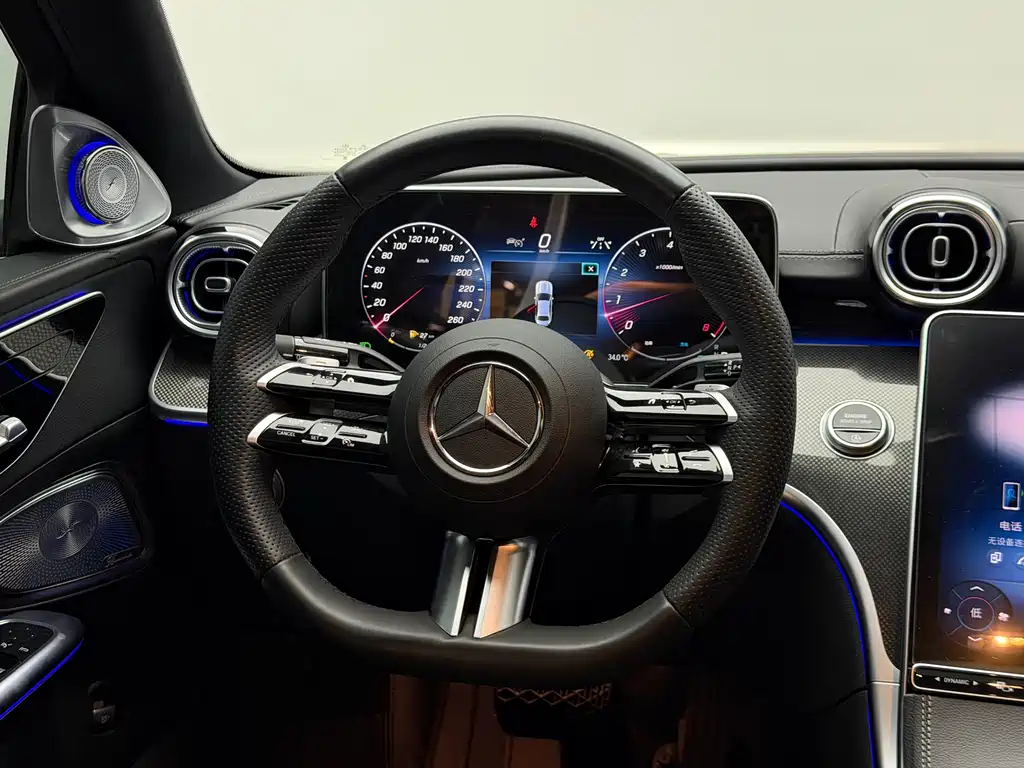 Mercedes-Benz C-Class 2024 — фото 11