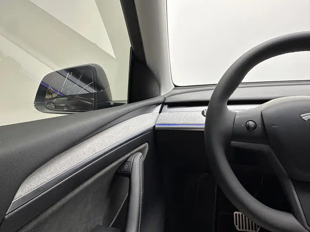 Tesla Model Y 2022 — фото 19