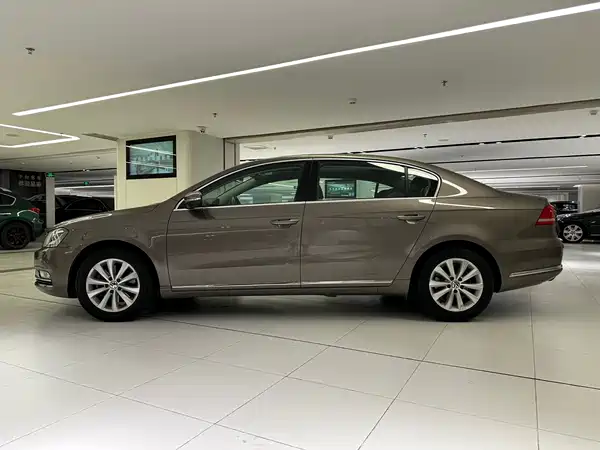 Volkswagen Magotan 2013