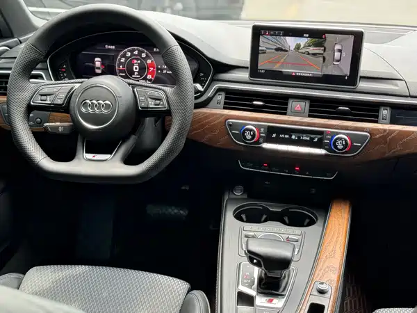 Audi A4L 2019
