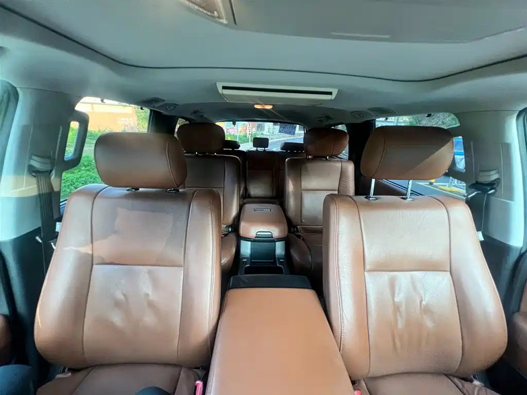 Toyota Sequoia 2014 — фото 10
