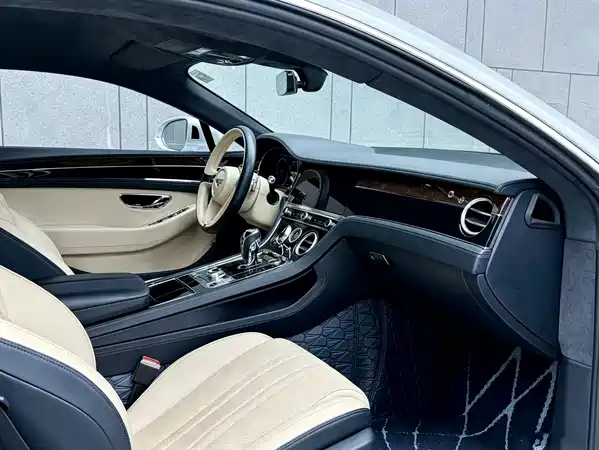 Bentley Continental 2020