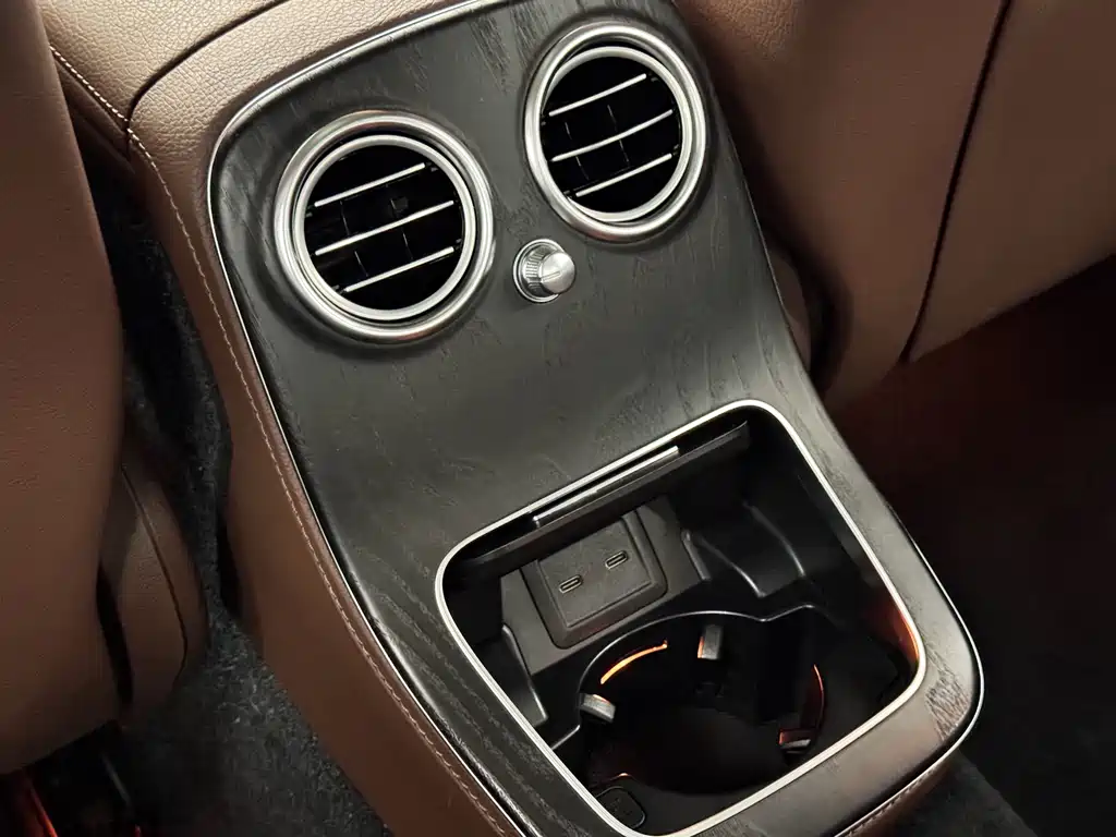 Mercedes-Benz E-Class 2021 — фото 12