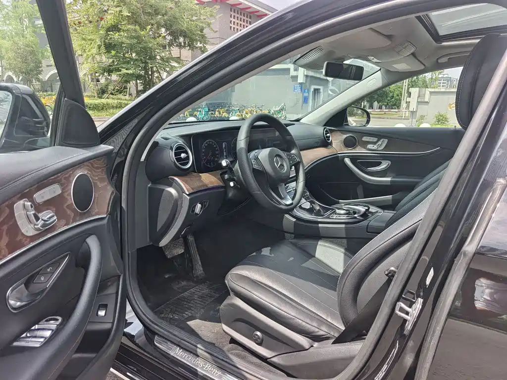 Mercedes-Benz E-Class 2016