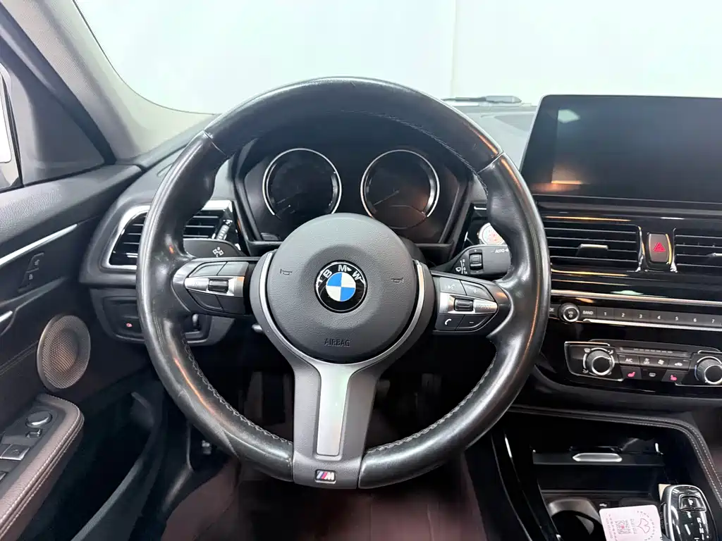 BMW 1 Series 2022 — фото 12