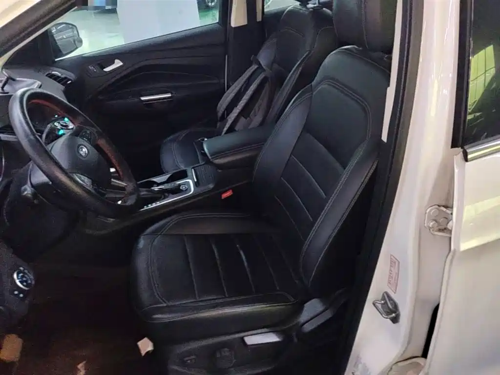 Ford Kuga 2017 — фото 15