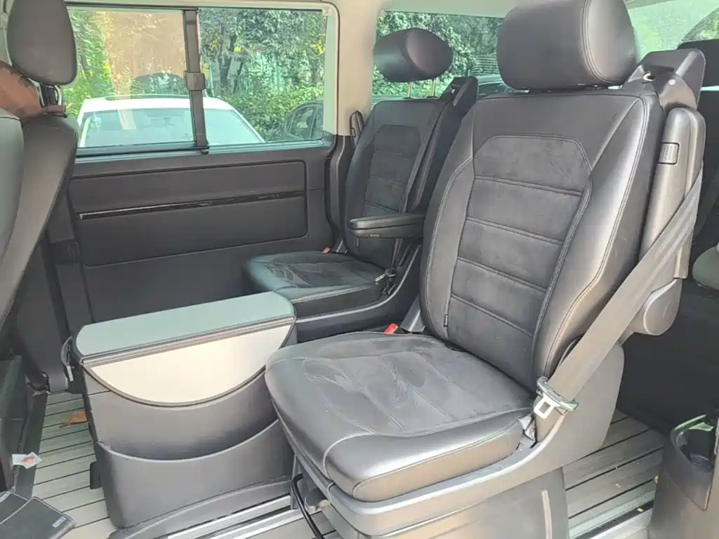 Volkswagen Multivan 2019 — фото 17